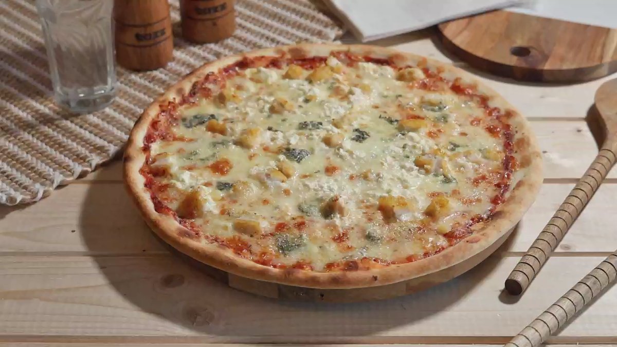 Pizza Quattro formaggi polo