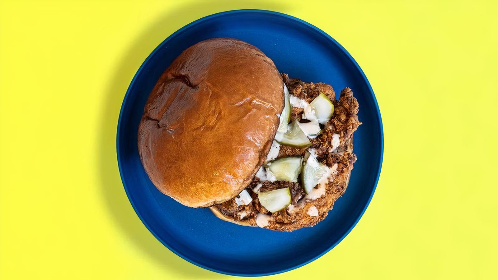 CRISPY CHICKEN TENDER SANDWICH