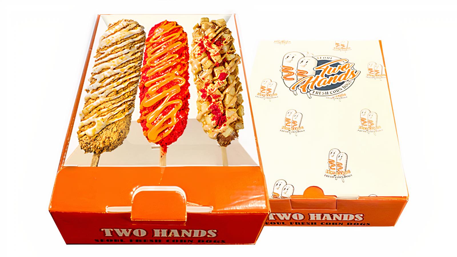 Two Hands Signature Set