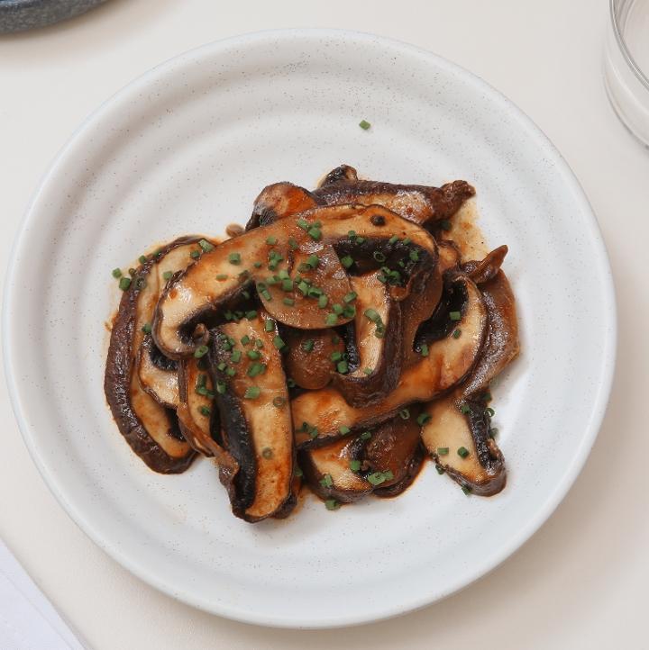 Side slow-cooked tamari mushrooms