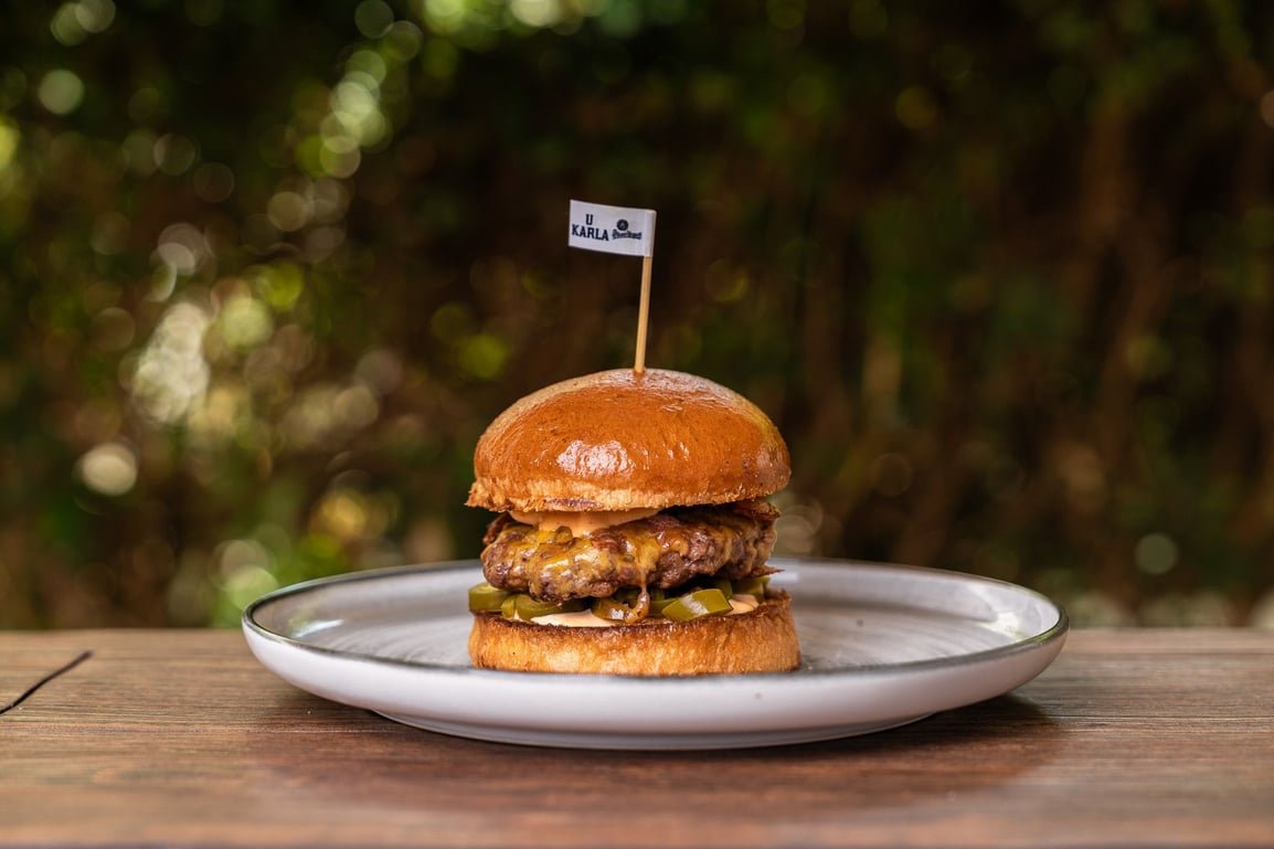 Cheddar Jalapeño Burger 🌶️