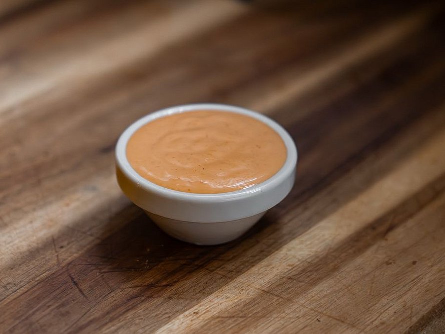Sriracha majonéza