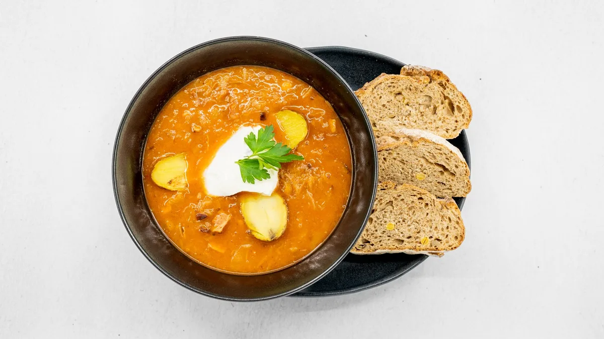 Zelňačka jako hlavní chod 0,5 l + čerstvý chléb