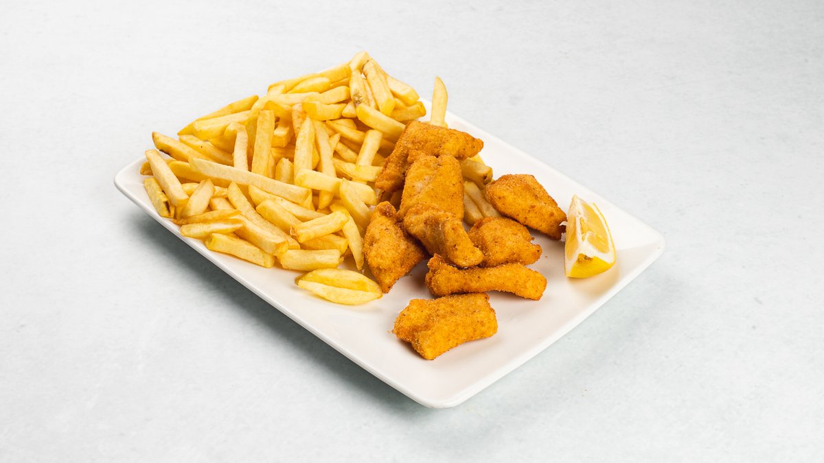 Pileći nuggetsi s pommes fritesom