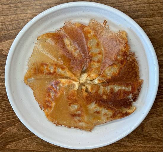 Pan-fried Gyoza (8 pcs)