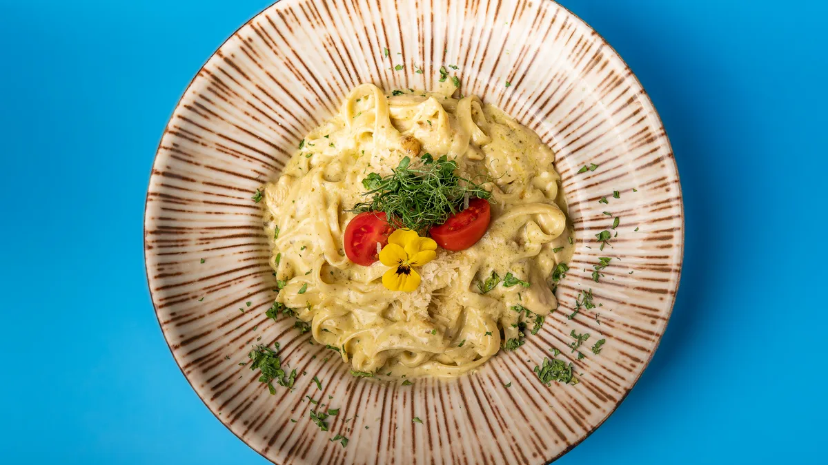 Talijatele sa ćuretinom i pesto sosom