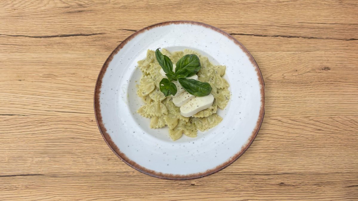 Farfalle Pesto and Mozzarella