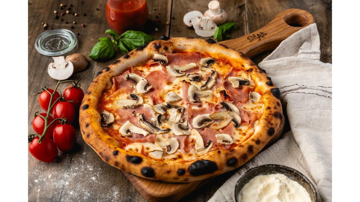 Pizza Prosciutto e Funghi