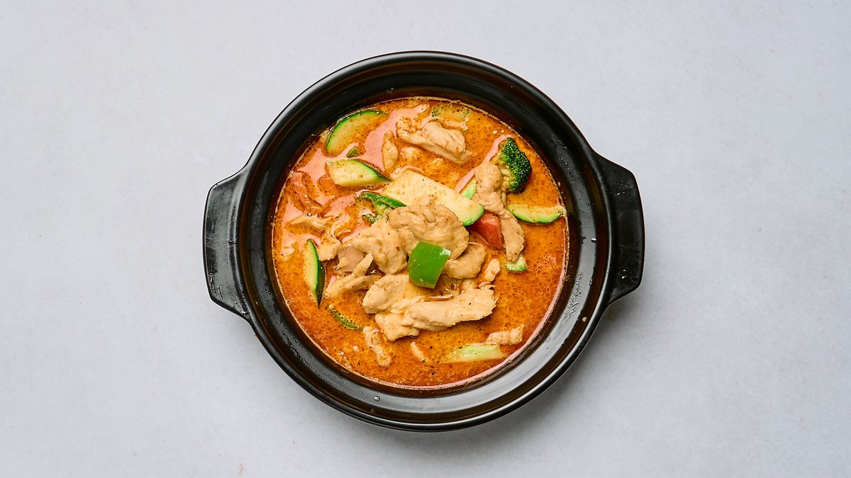 23. Stekt Kyckling med Grönsaker i Currysås