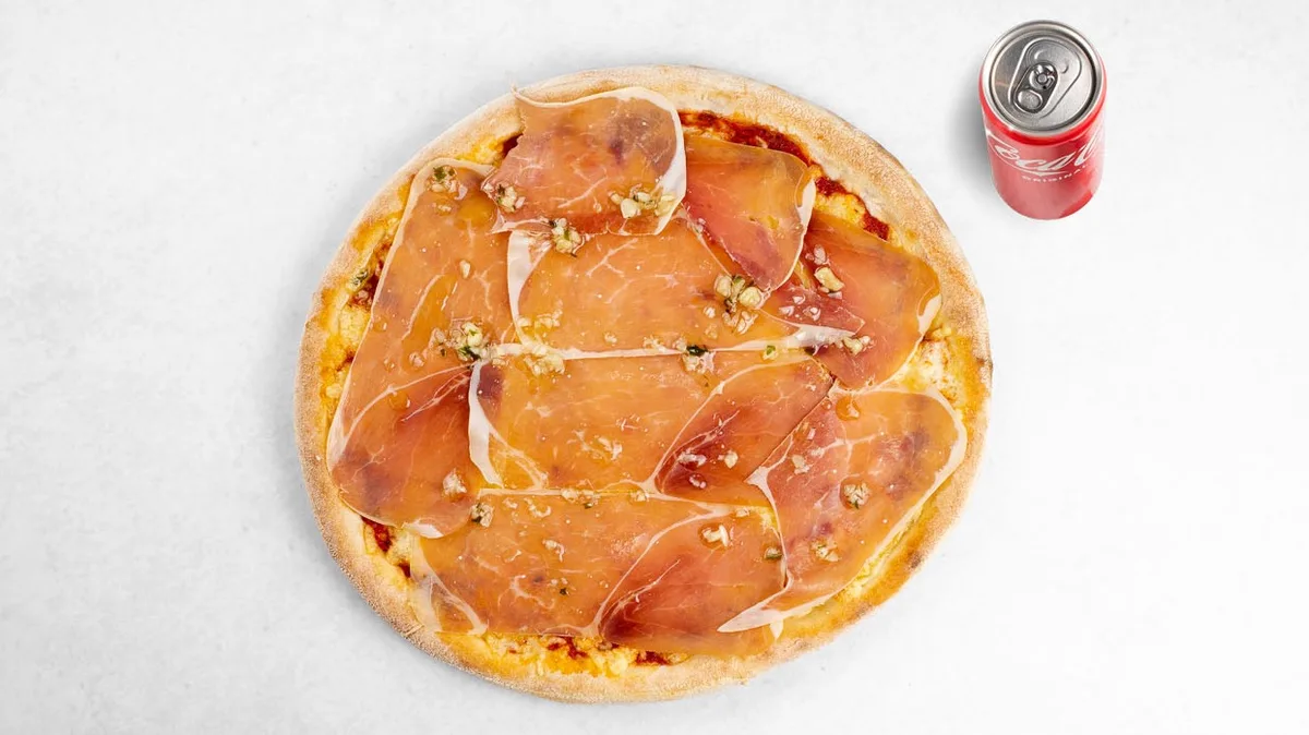 Pizza Kraška in pijača po izbiri