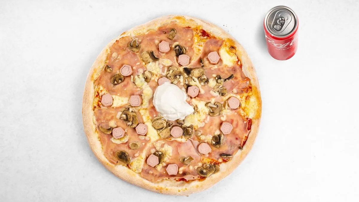 Pizza Napoli in pijača po izbiri