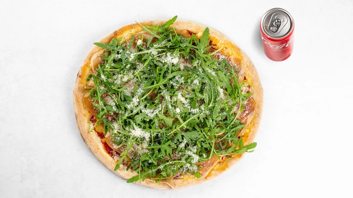 Pizza Utrip in pijača po izbiri