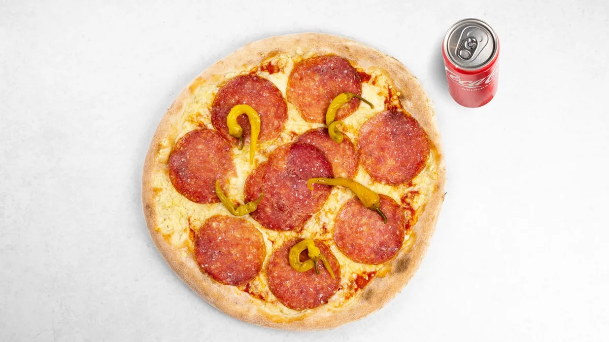 Pizza Vražja in pijača po izbiri