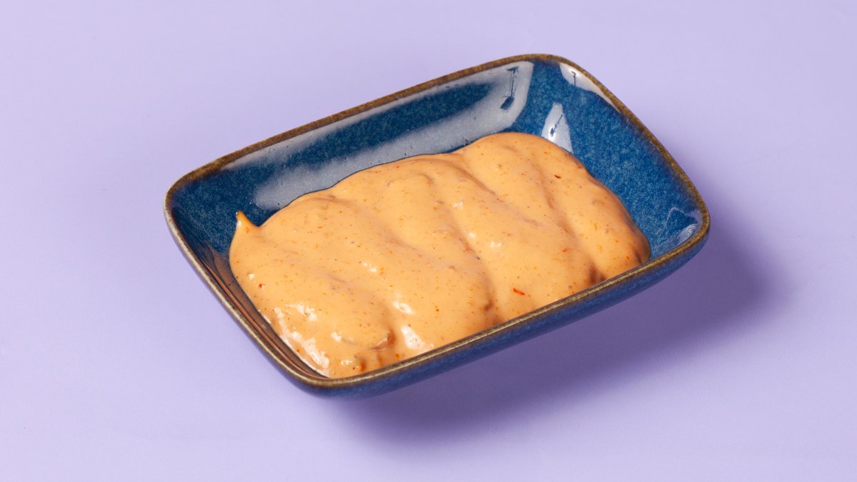 Hjemmelaget hamburgerdressing.