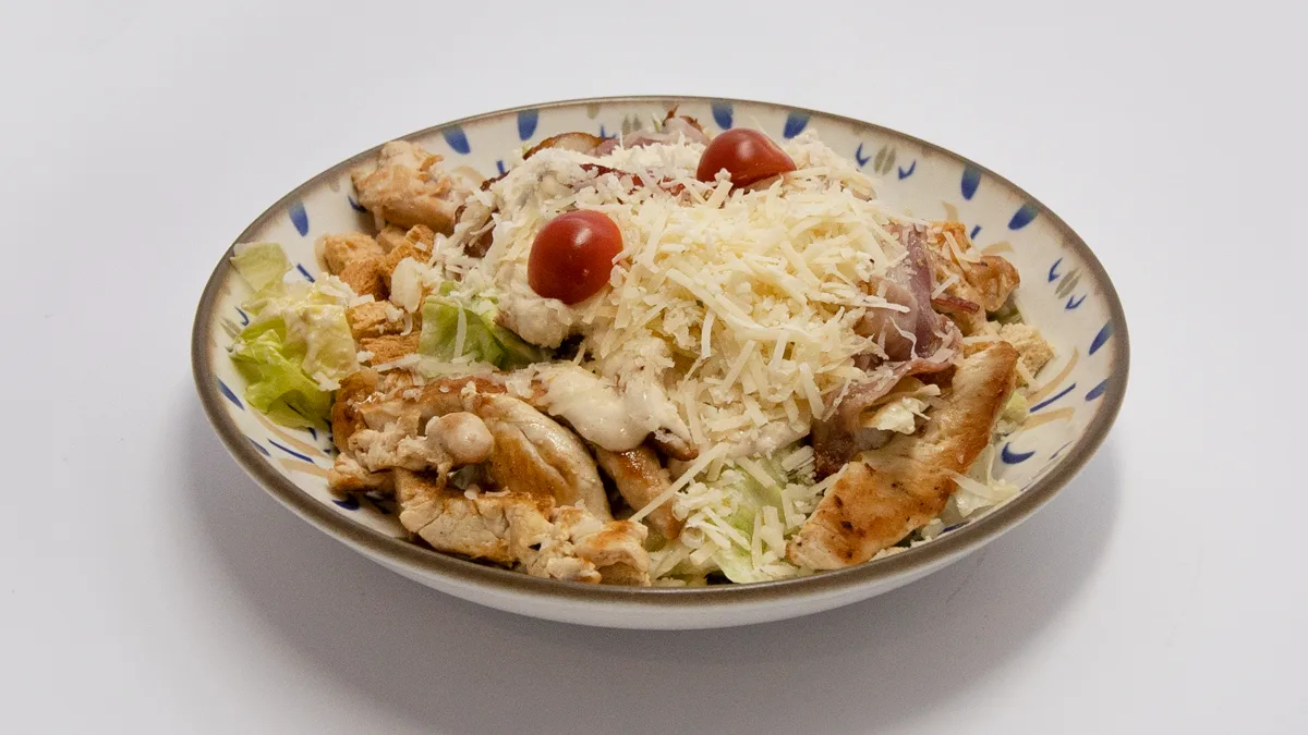 Cezar salata sa piletinom