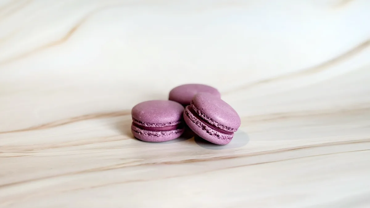 Feketeribizlis macaron