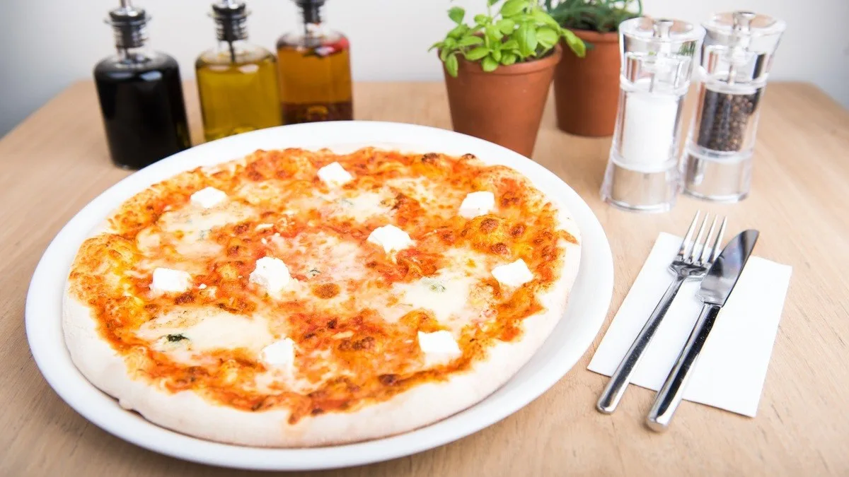 PIZZA QUATTRO FORMAGGI 30 cm