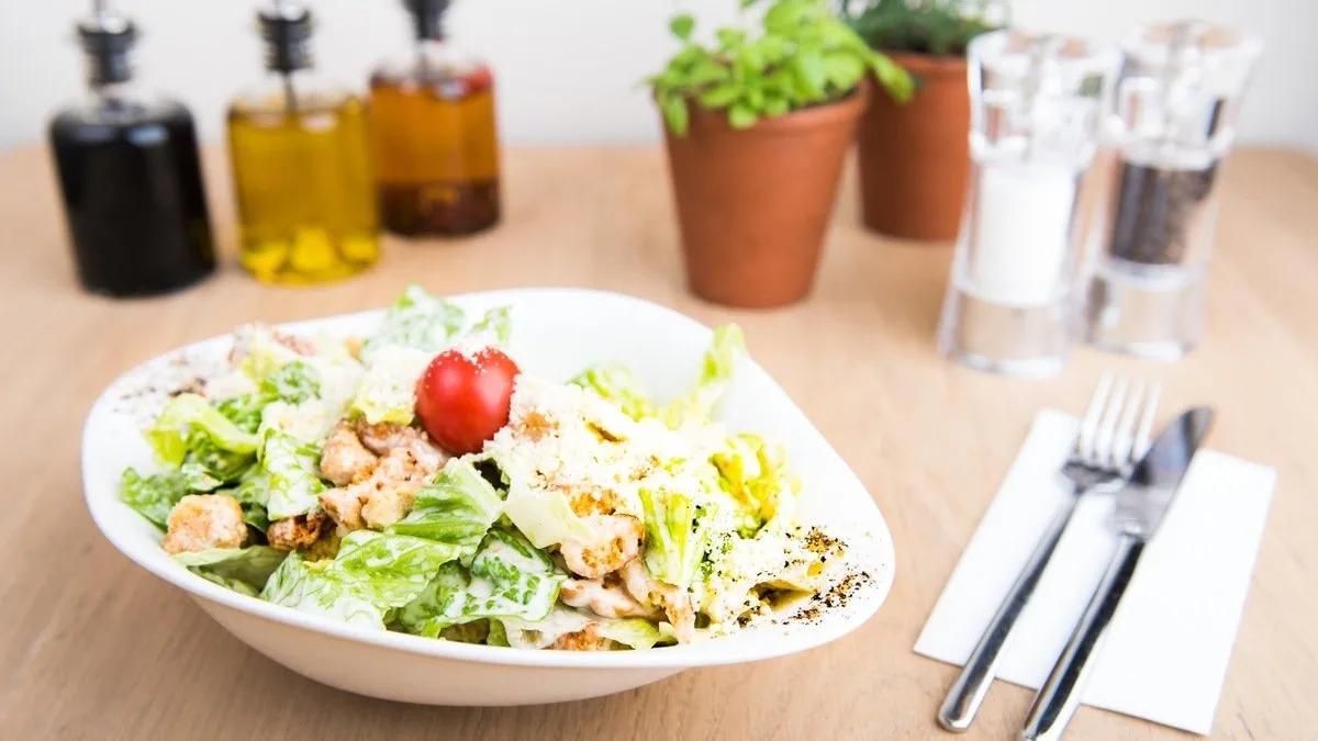 INSALATA CAESAR E SCAMPI