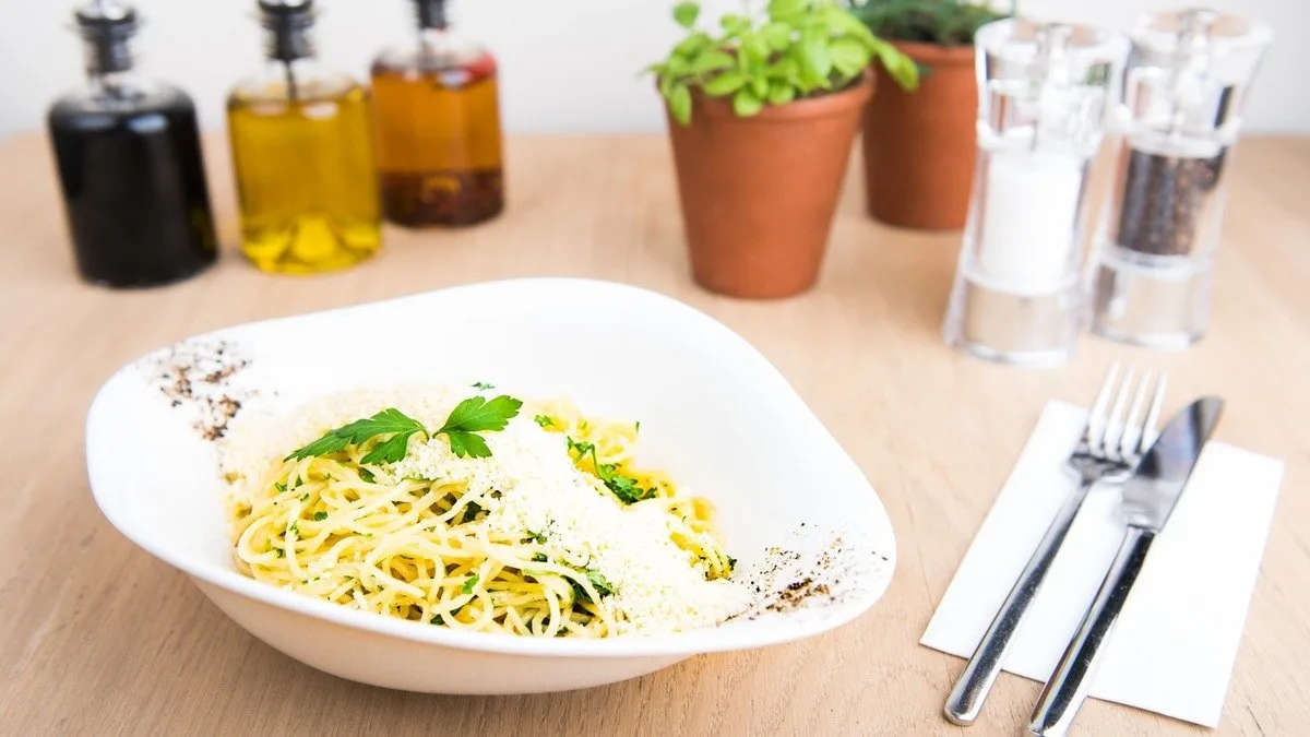 PASTA AGLIO E OLIO