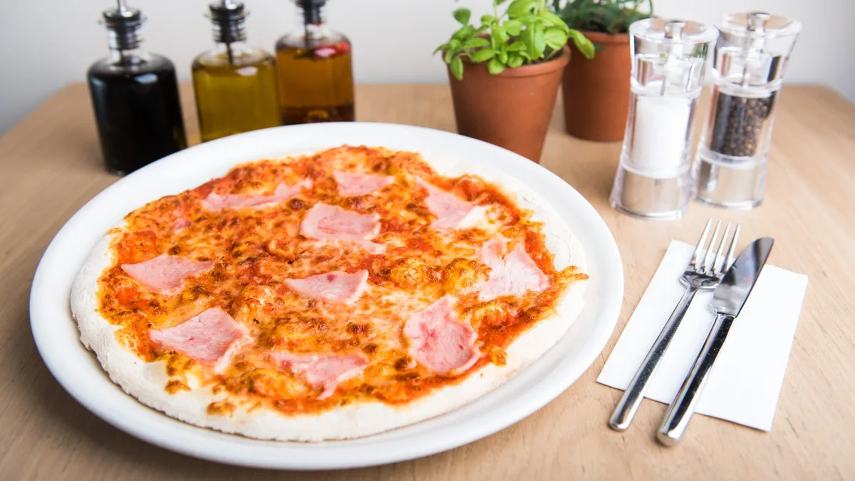 PIZZA PROSCIUTTO  30 cm