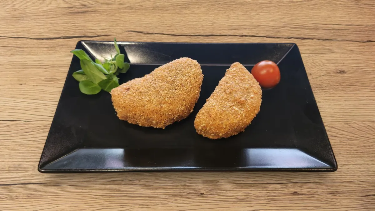Rántott camembert diós bundába áfonyával