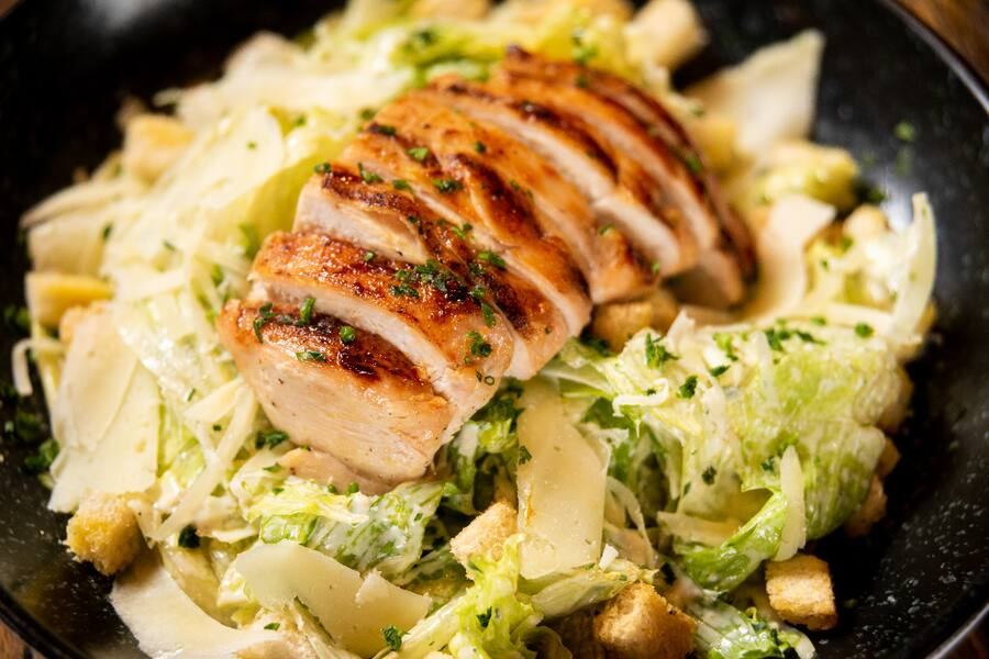 Salada Caesar De Frango