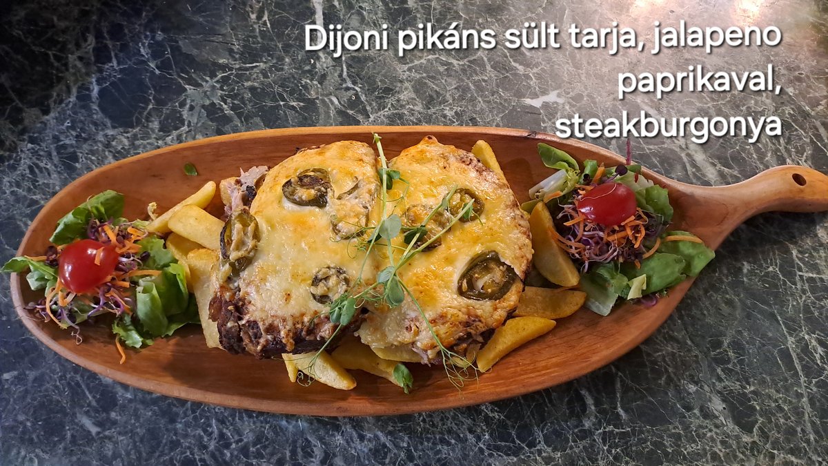 Dijoni pikáns sült tarja, jalapeno paprika, steak burgonyával