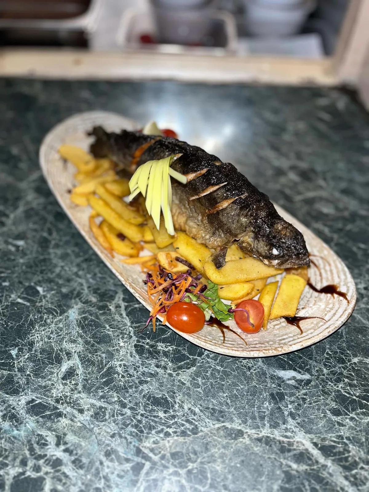 Lillafüredi fűszeres pisztráng, steak burgonya