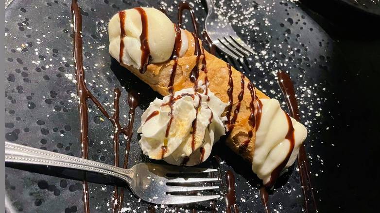 Jumbo Cannoli