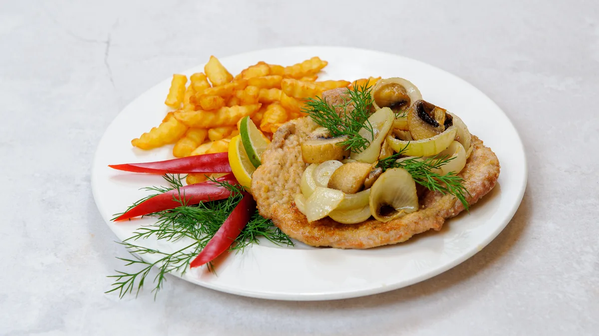 Kotlet Adriano + dodatki