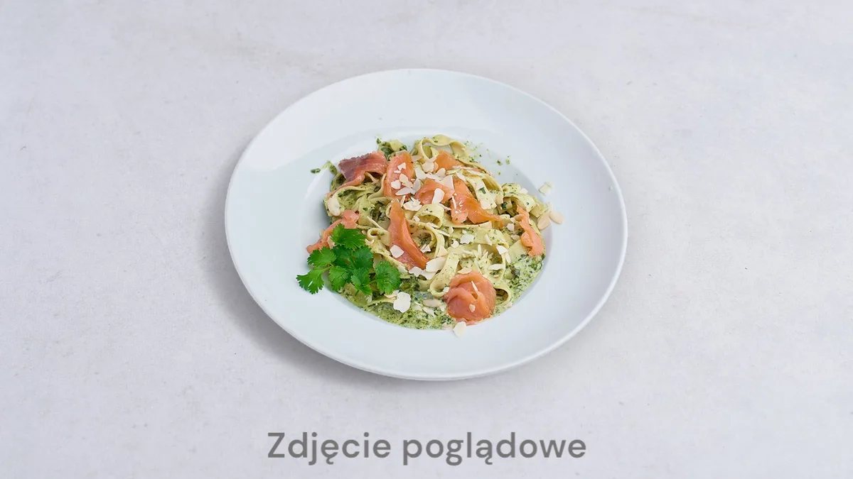 Taglietelle z łososiem i szpinakiem
