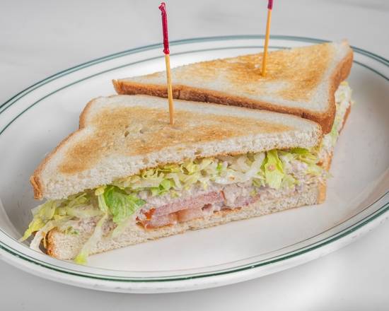 Ensalada de Atun en Pan de  Molde
