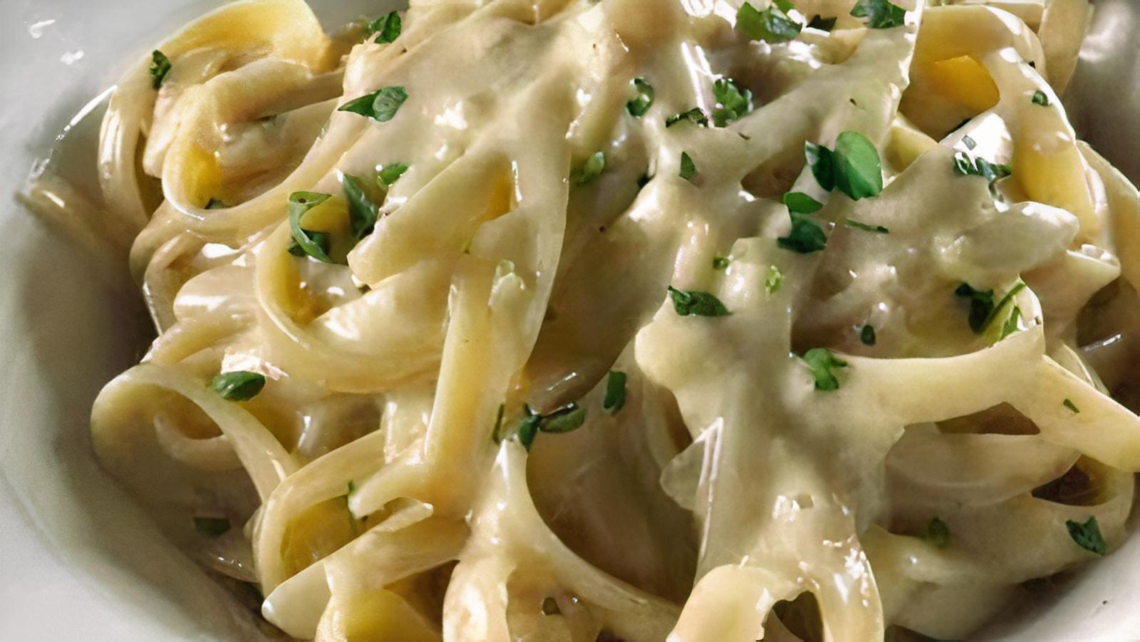 Fettuccine Alfredo