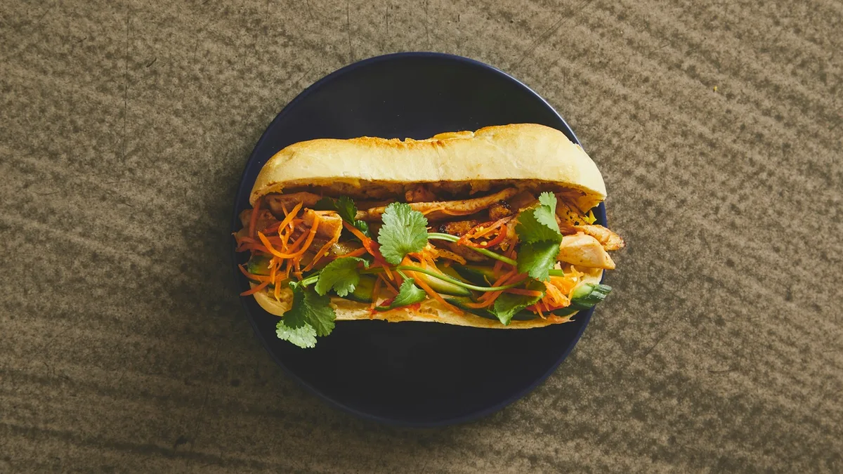 1. Bánh Mì
