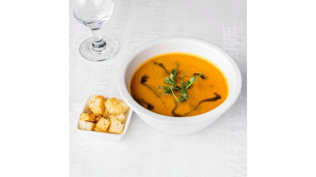Supă cremă de legume cu crutoane