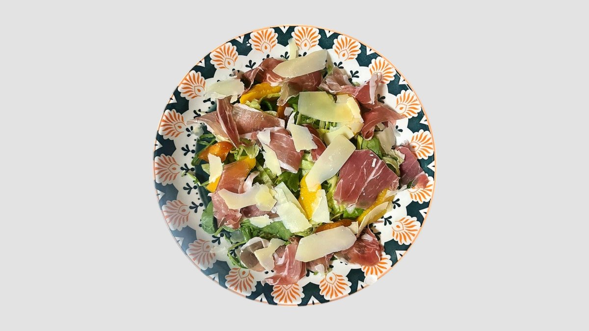SALATA SA BRESKVOM