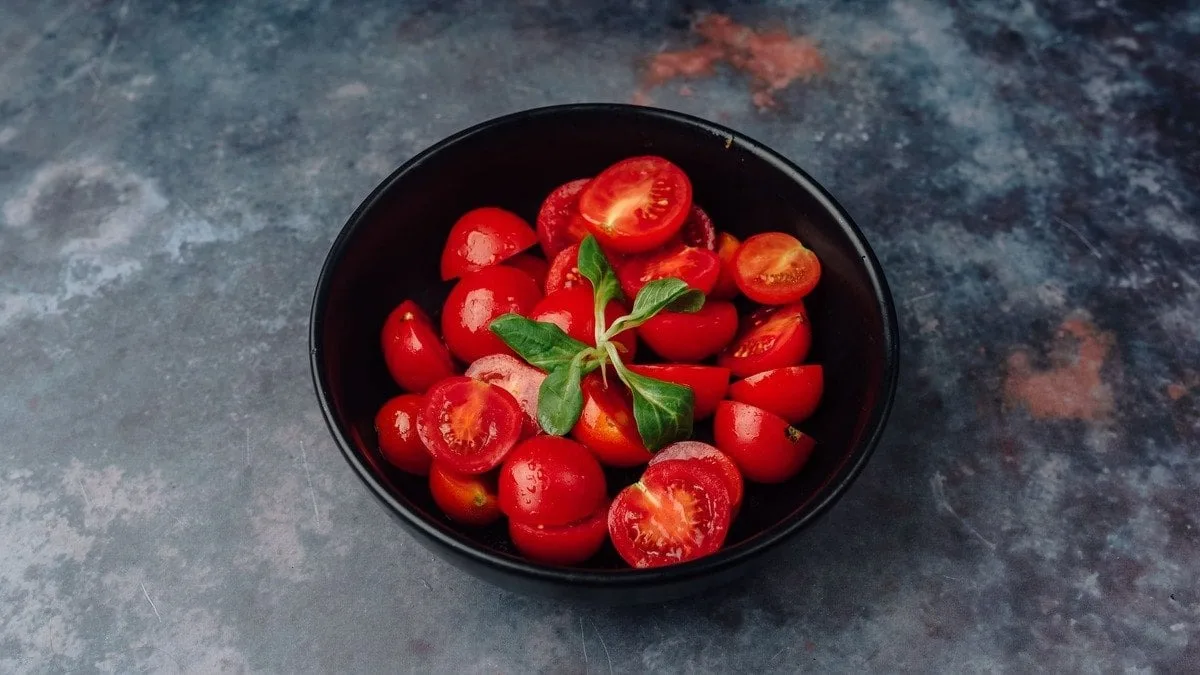 Salata sa rukolom i čeri paradajzom
