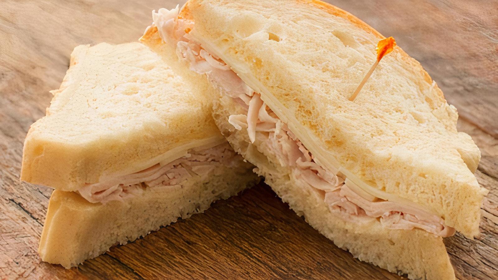 (Kids) Turkey Breast and Provolone