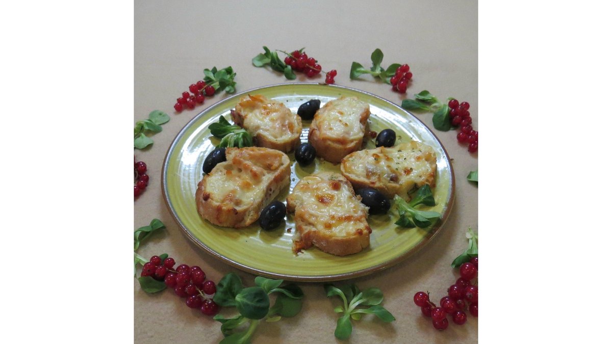 Crostini cu somon afumat