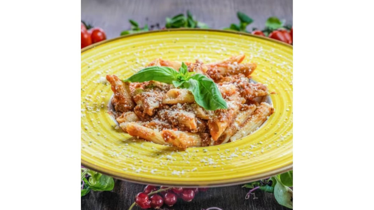 Penne bolognese
