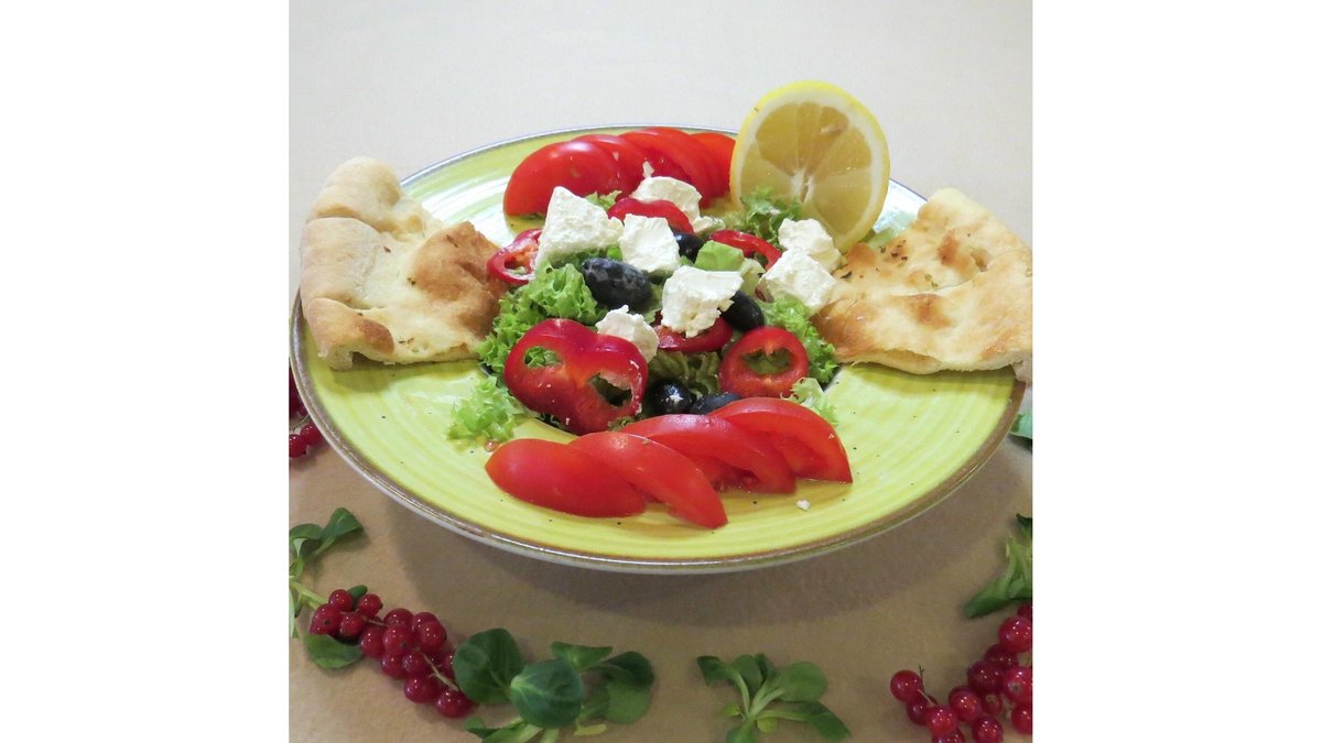 Salată mediteraneană