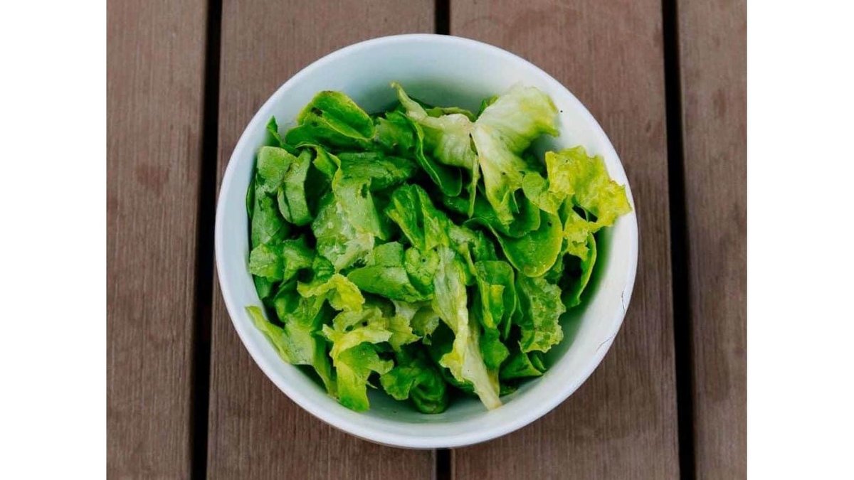 Salată verde cu lămâie
