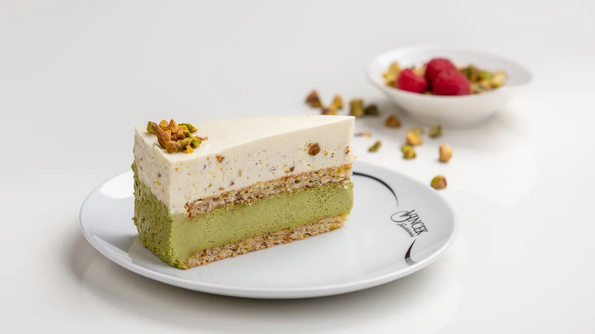 Torta od pistacije i bijele čokolade
