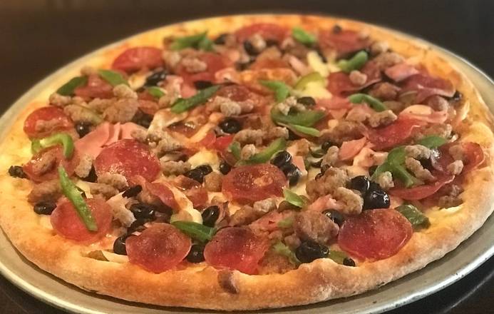 12" Deluxe Pizza