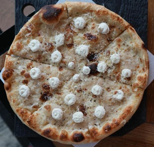 11" Bianca Pizza