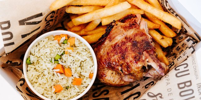 1/2 Chicken Boxed Lunch w/ 3 Sides