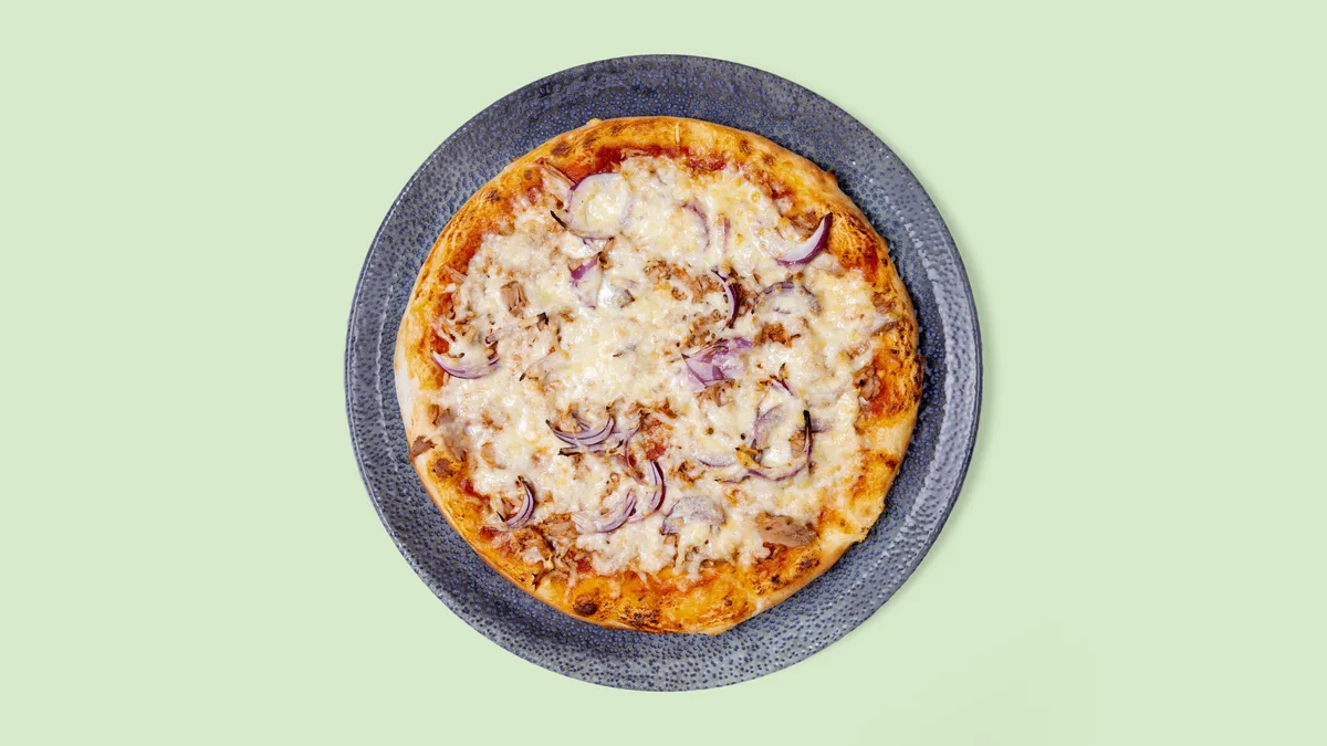 Family Pizza Tonno