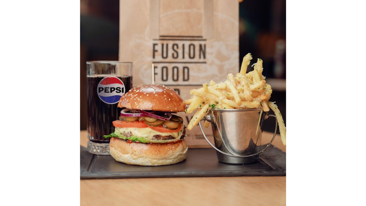 Cheeseburger and Pepsi 0.25L Combo