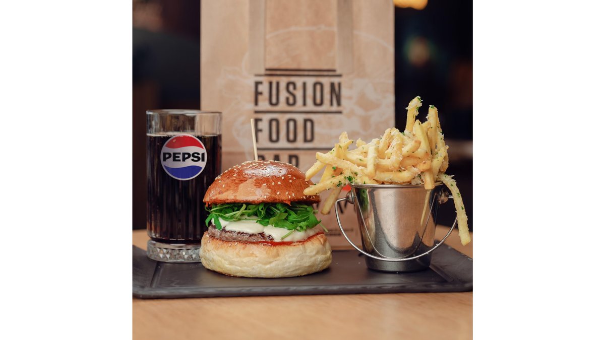 Italian Burger and Pepsi 0.25L Combo