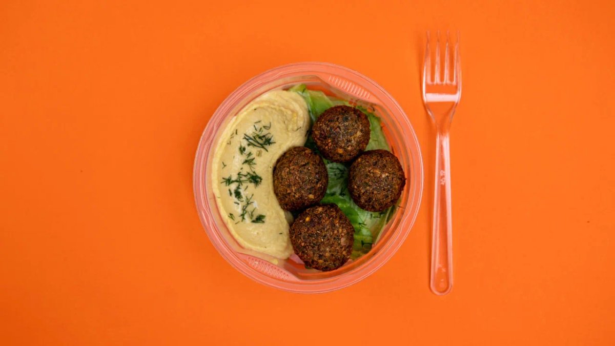 Falafel sa humusom
